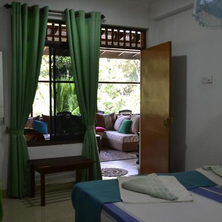 Green Woods Guest Kandy Exterior foto