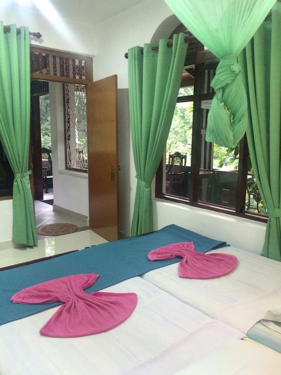 Green Woods Guest Kandy Exterior foto