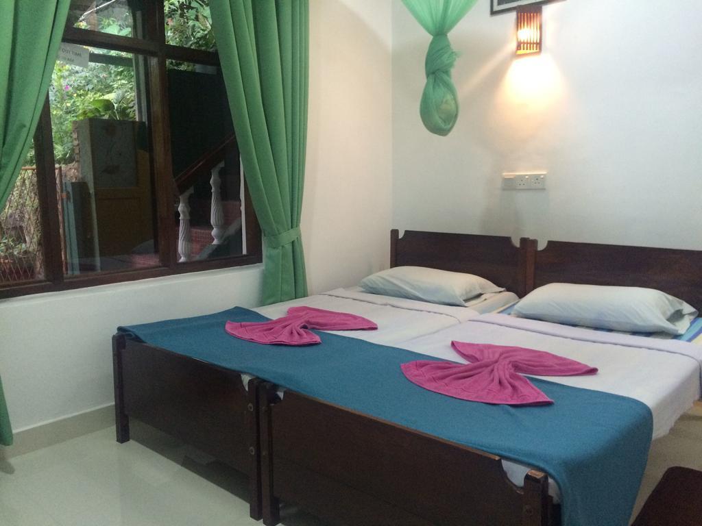 Green Woods Guest Kandy Exterior foto