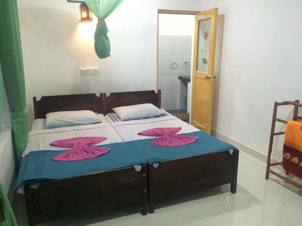 Green Woods Guest Kandy Exterior foto